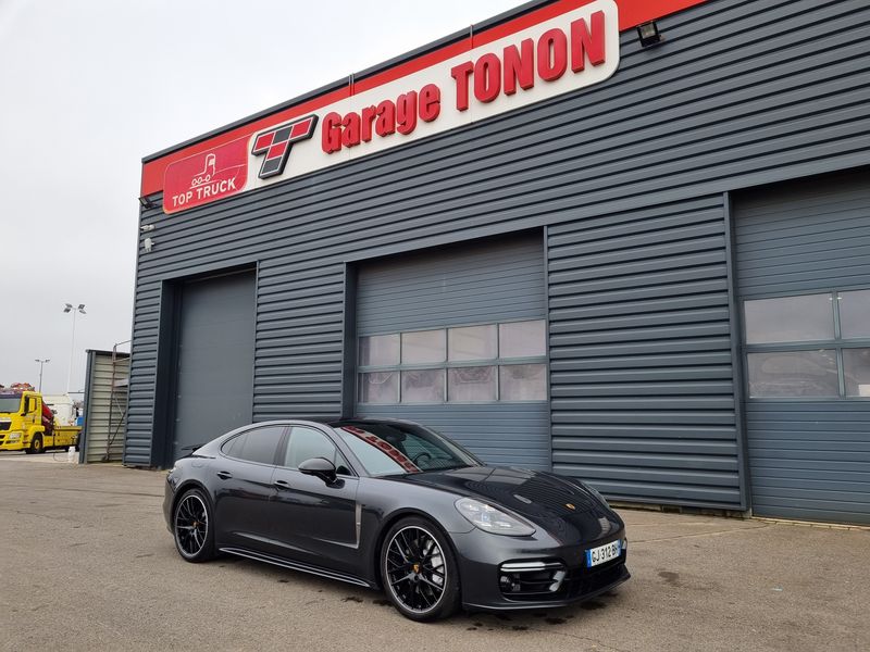 PORSCHE PANAMERA 4 E-HYBRID PLATINUM EDITION