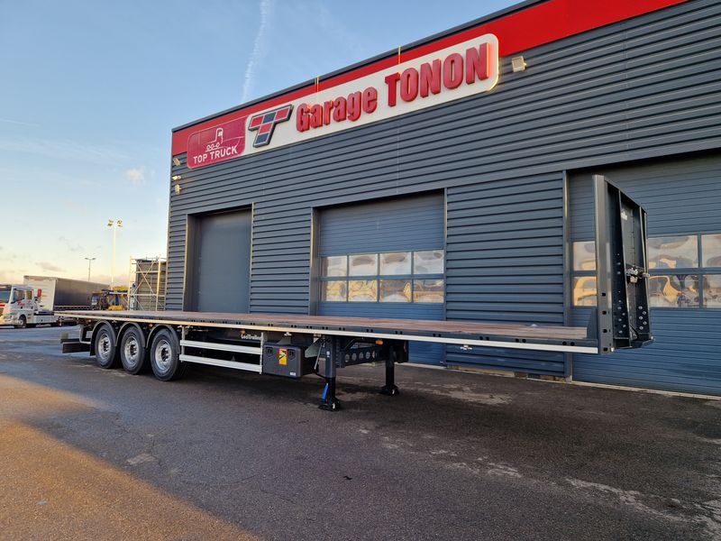 LECITRAILER PLATEAU TWISTLOCKS